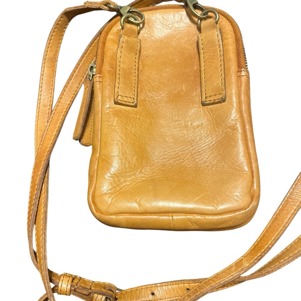 Elegant Tan Leather Crossbody Bag - Picture 2 of 4